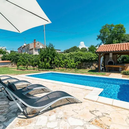 Holiday home Robertino - Prc164 By Interhome